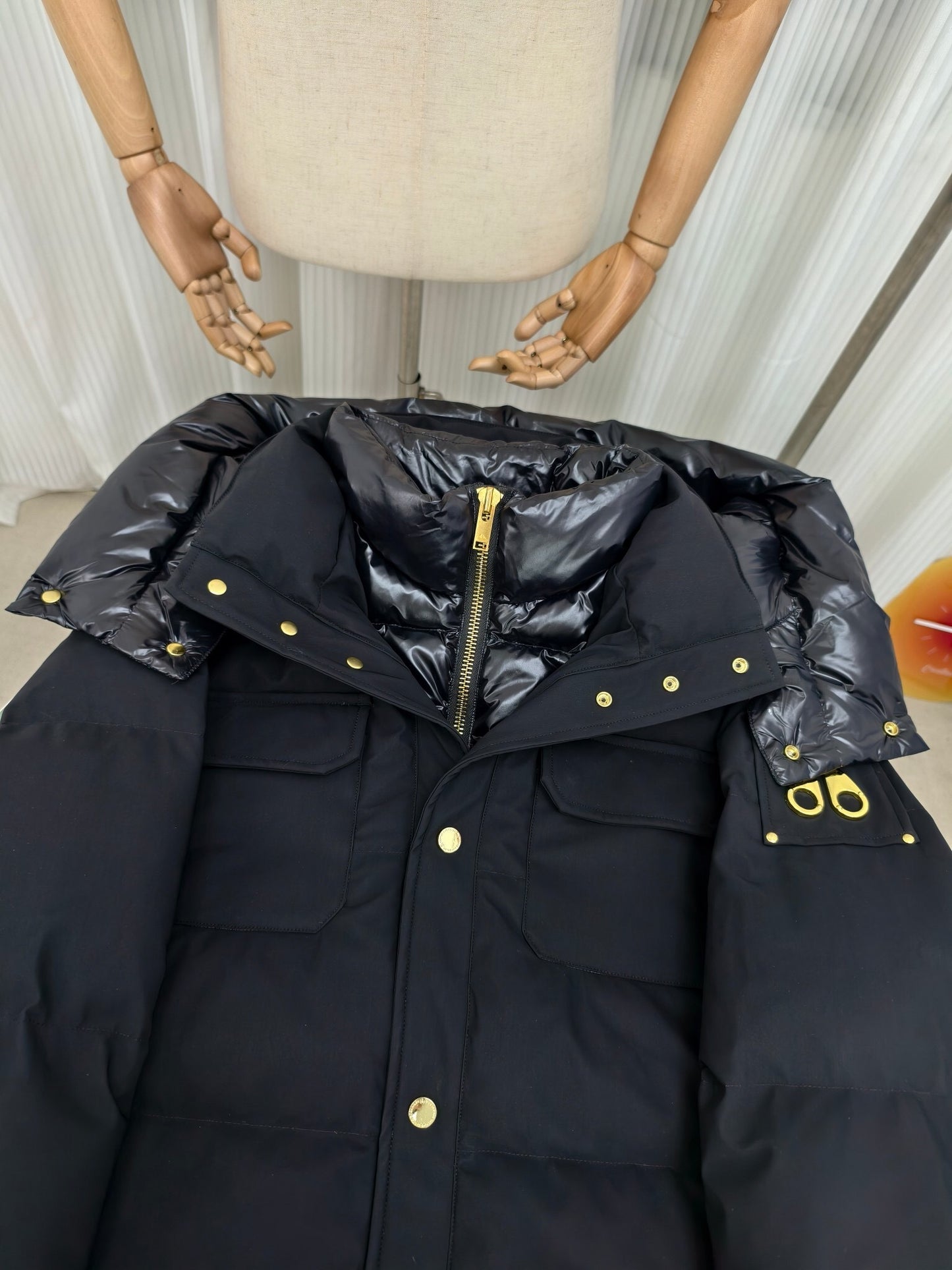 MO*SE KN*CKLES "Suthep" PUFFER