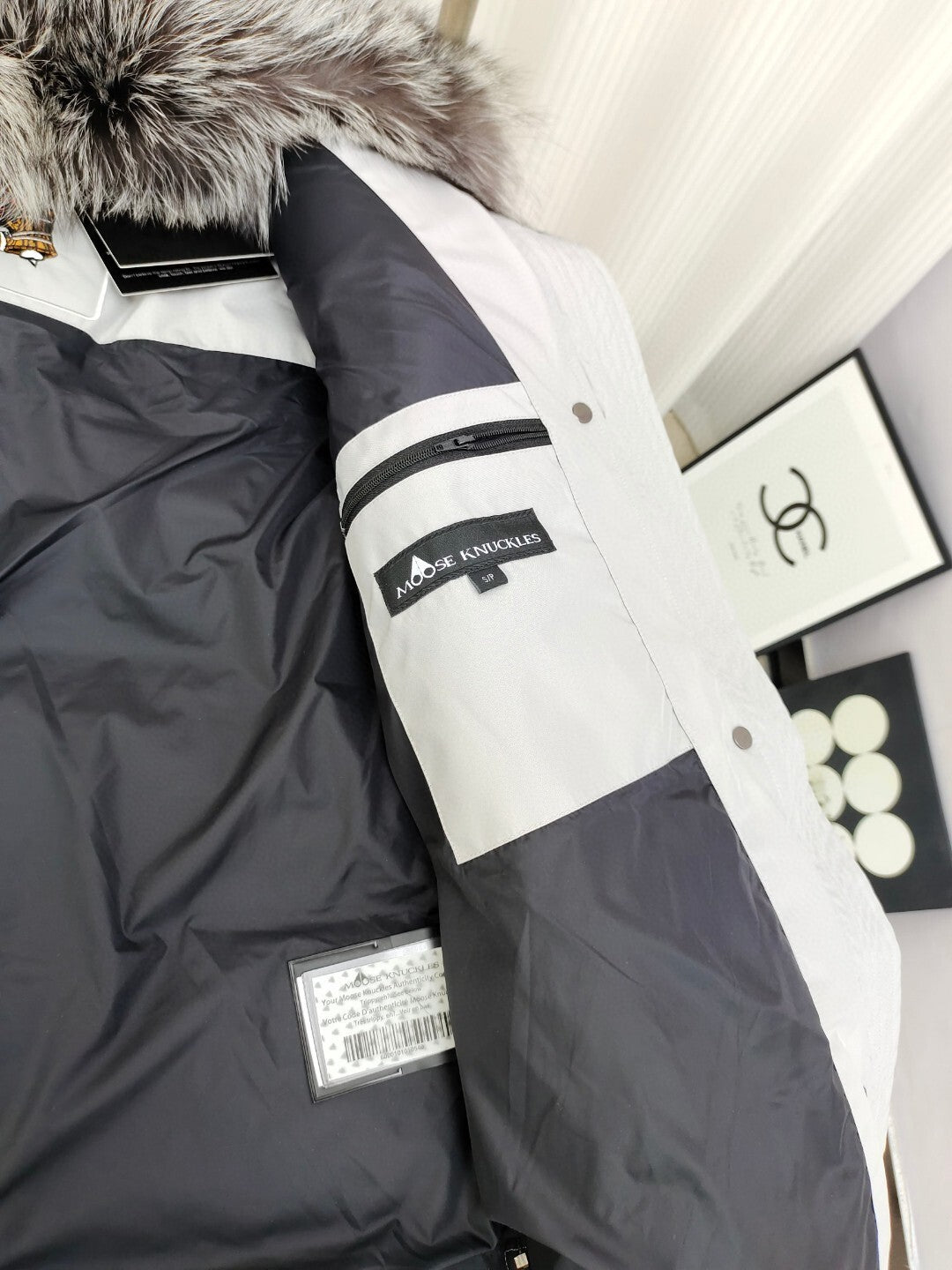 MO*SE KN*CKLES "Onyx Anguille" PUFFER - Gray