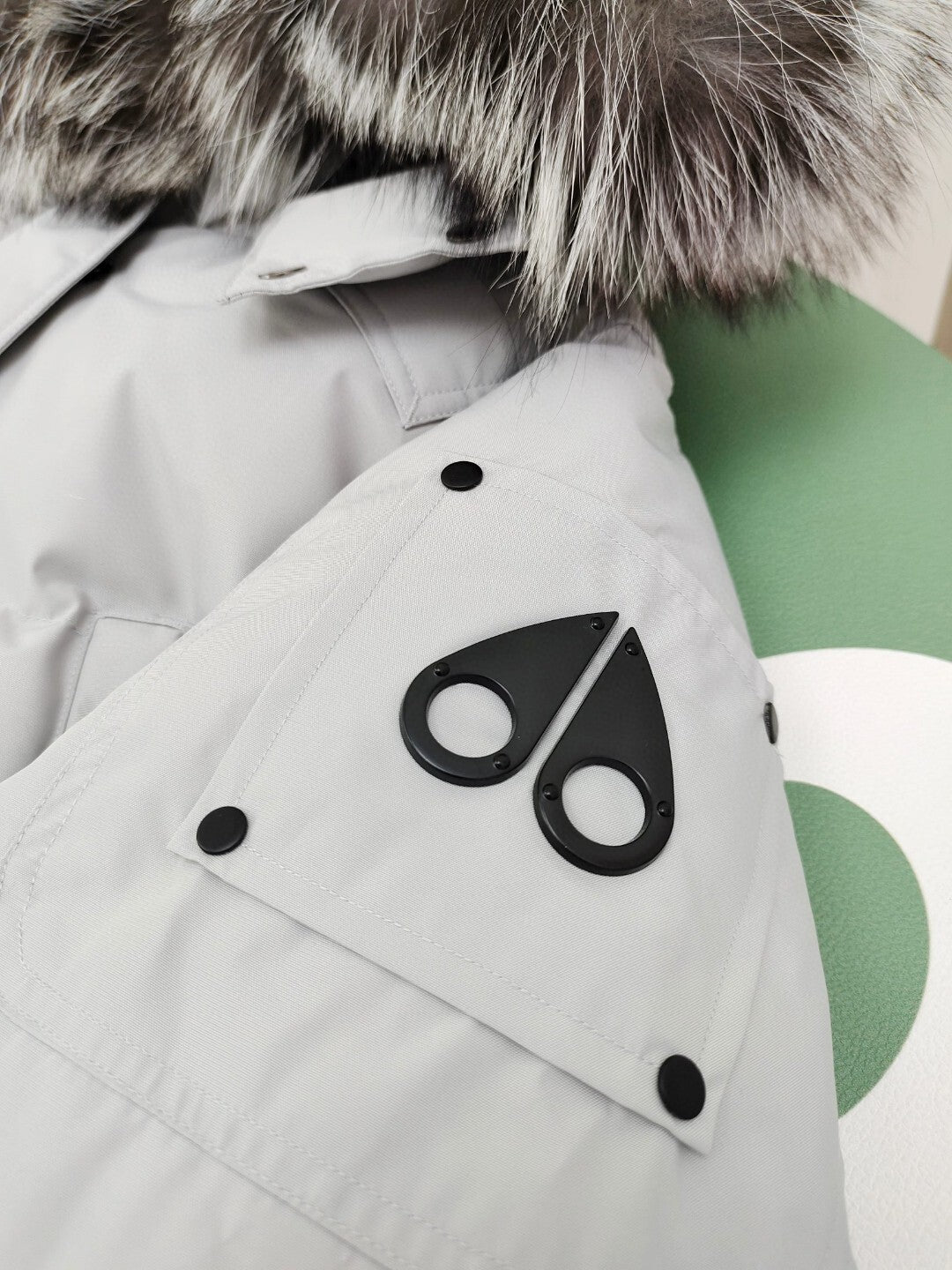 MO*SE KN*CKLES "Onyx Anguille" PUFFER - Gray