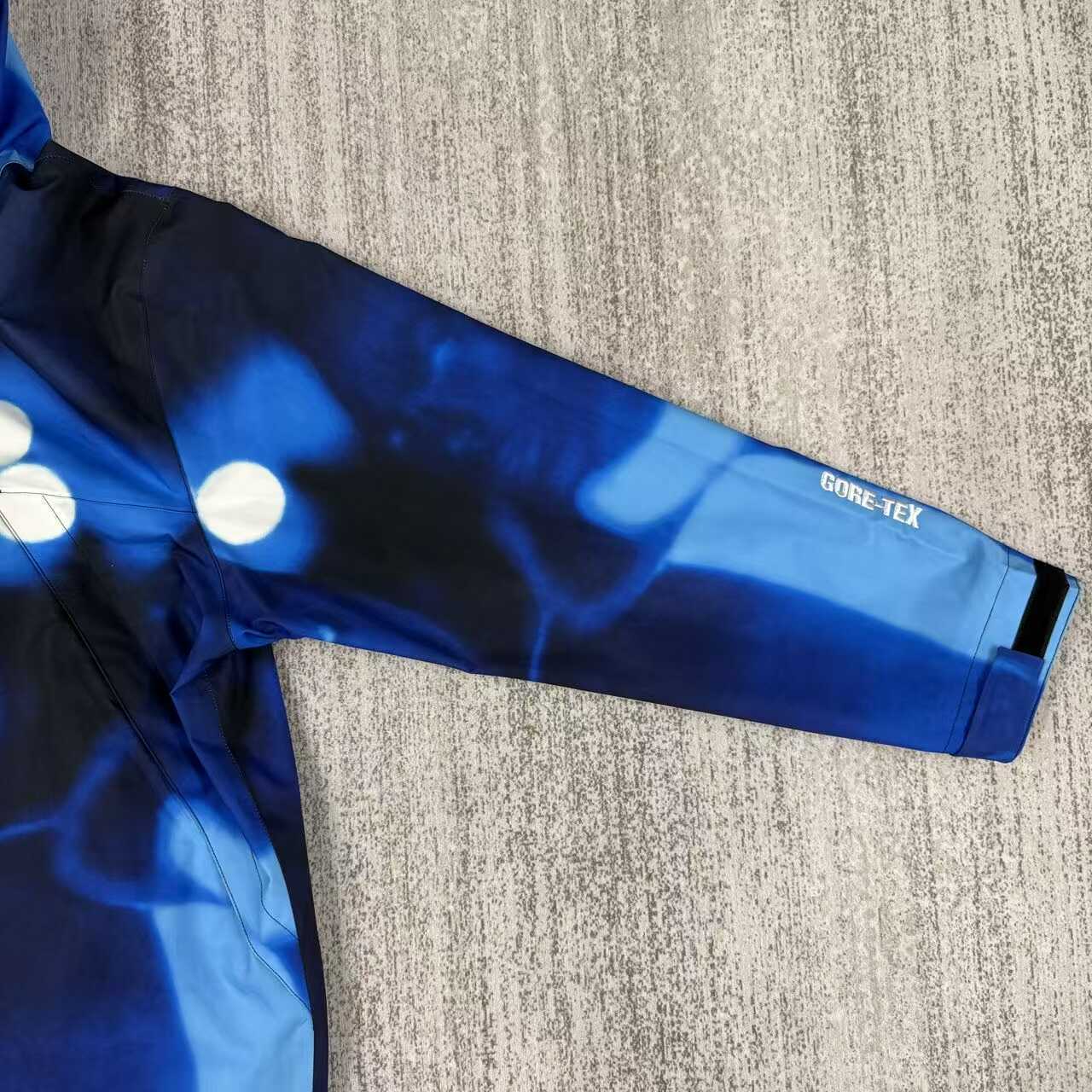 SUPR*ME "Nas and DMX" GORE-TEX Shell Jacket