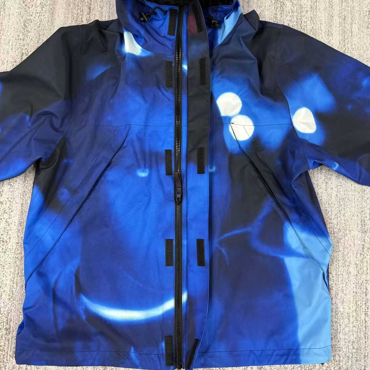 SUPR*ME "Nas and DMX" GORE-TEX Shell Jacket