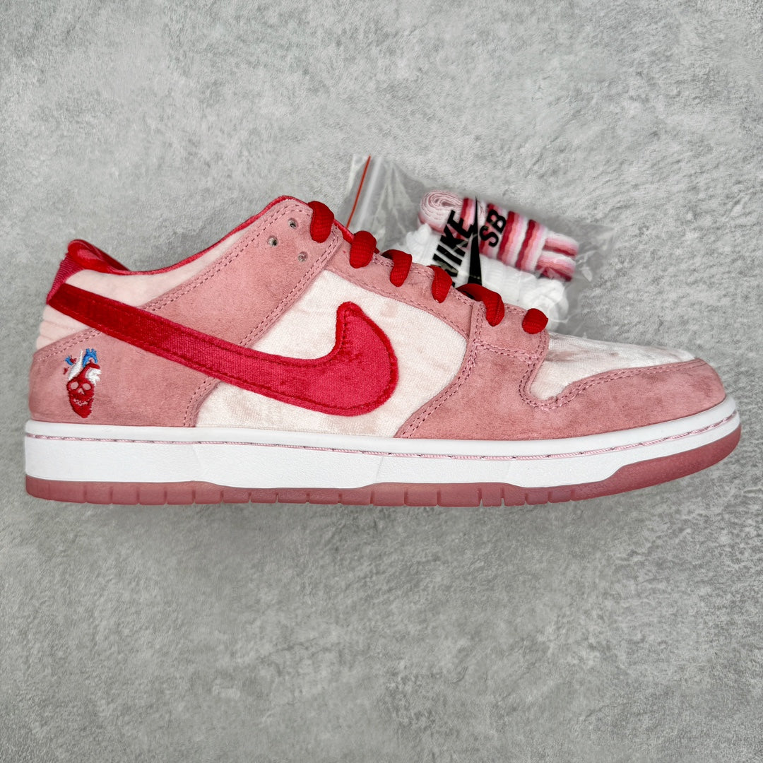 Dunk Low "Strangelove"