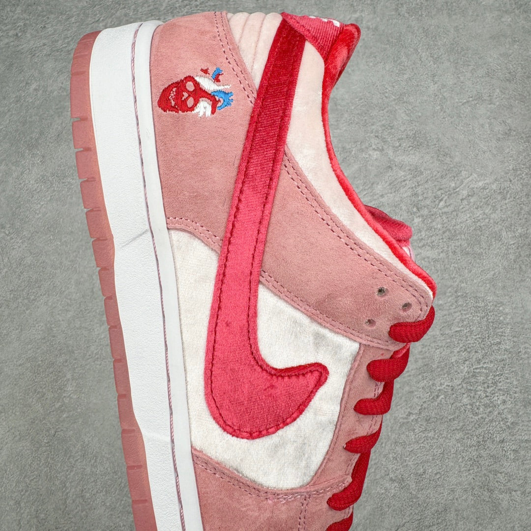 Dunk Low "Strangelove"