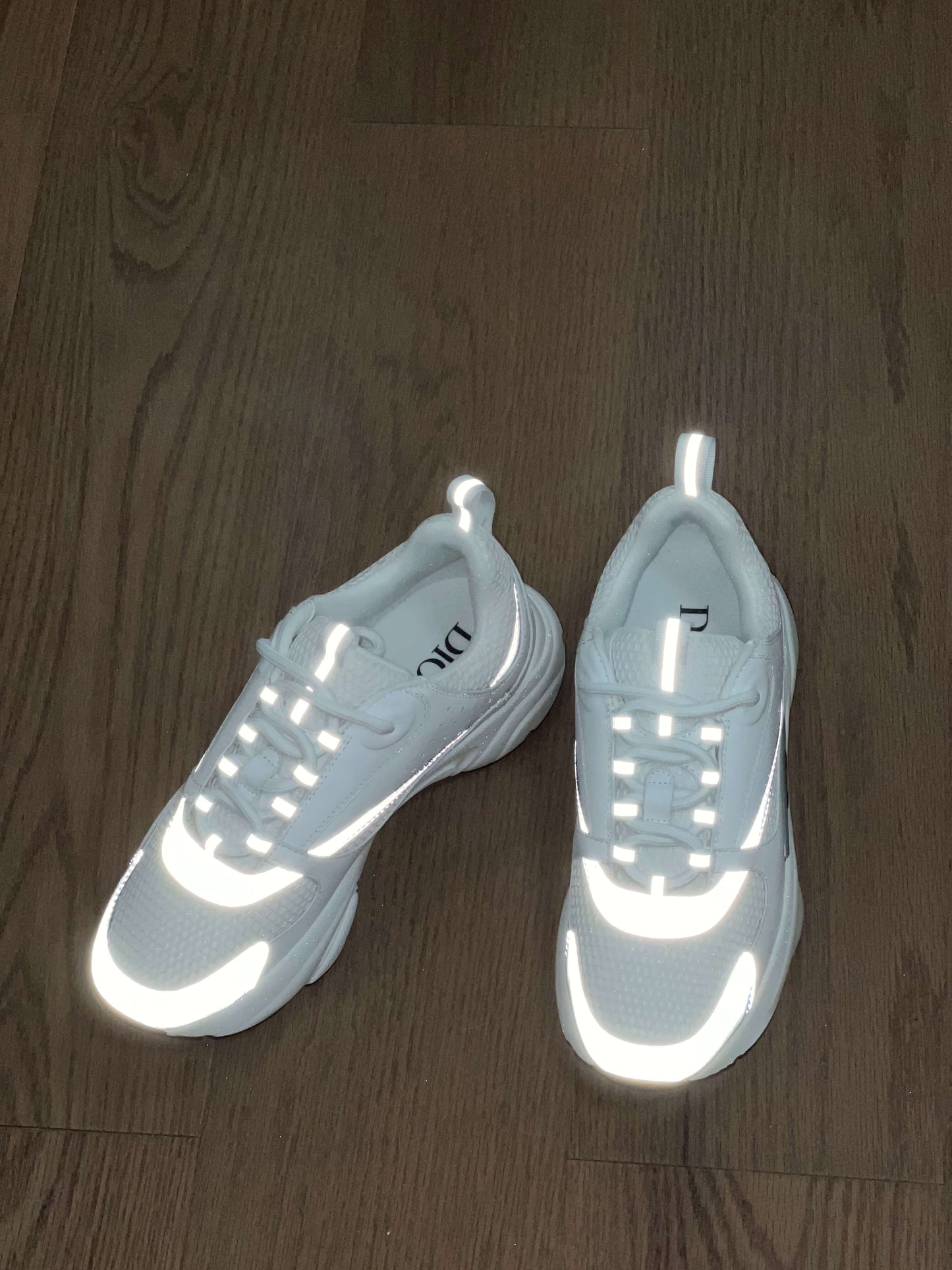 D*or B22 White