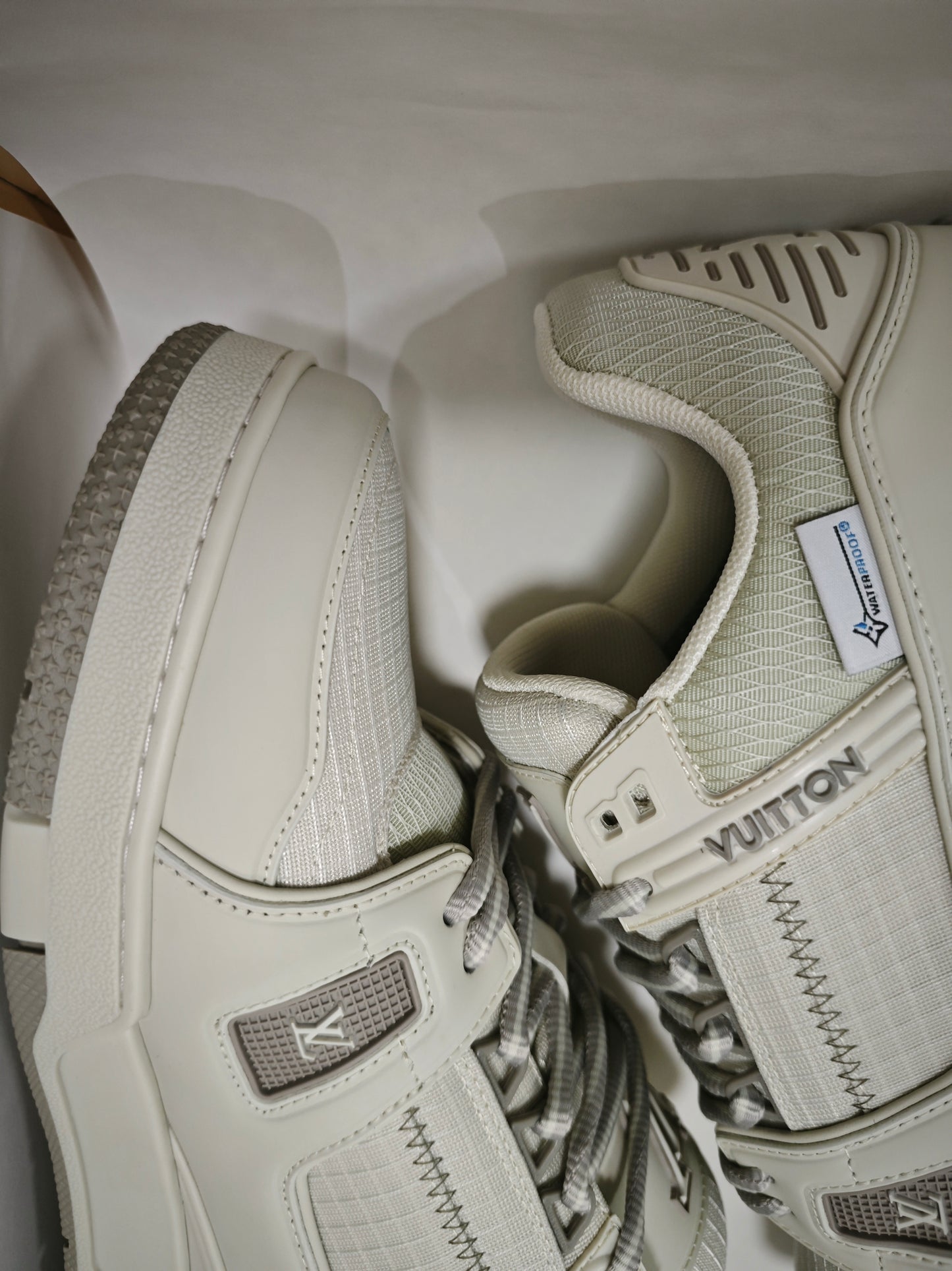 L*V TRAINER "WHITE BEIGE"