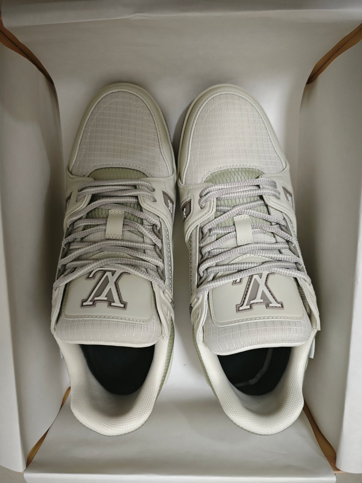 L*V TRAINER "WHITE BEIGE"