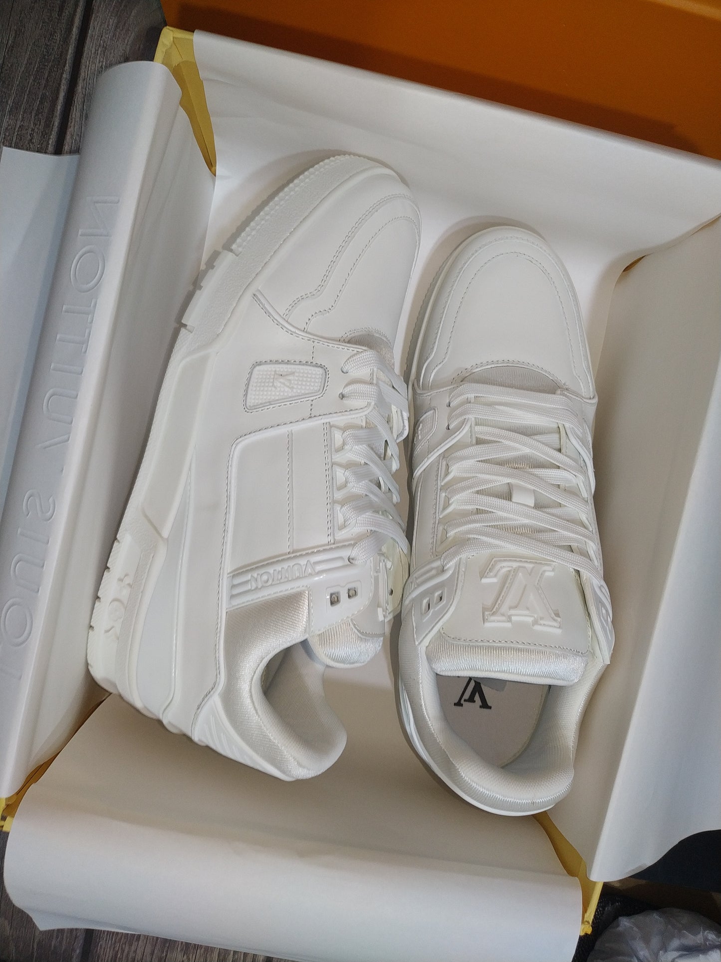 L*V TRAINER "WHITE"