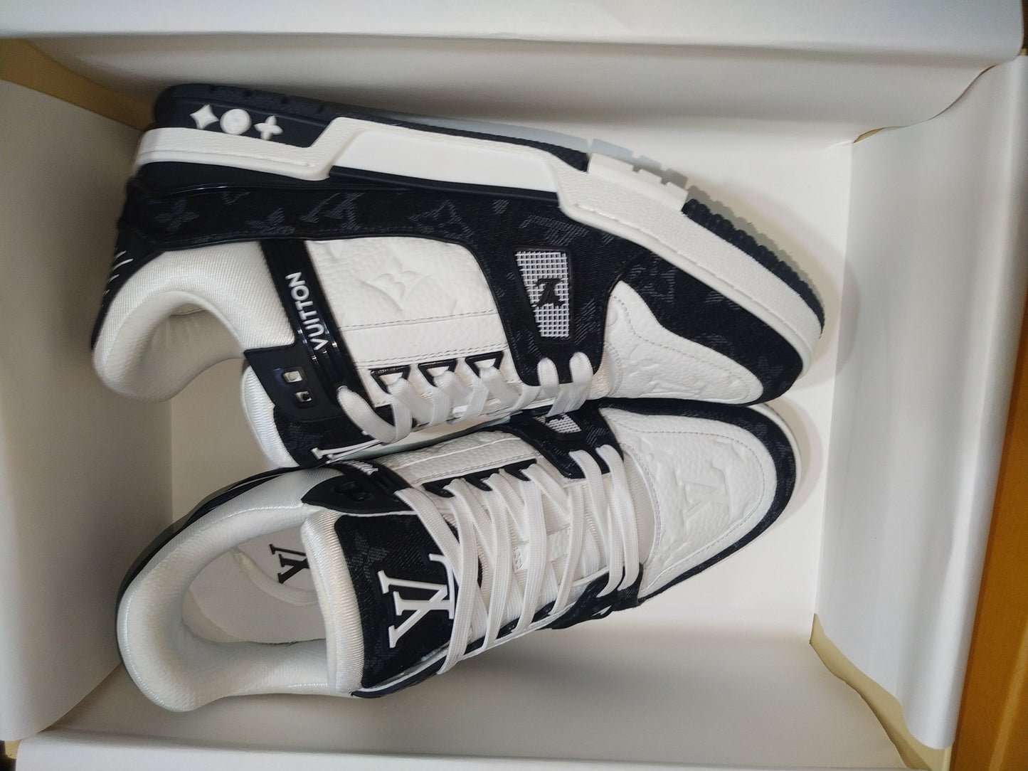 L*V TRAINER "BLACK"