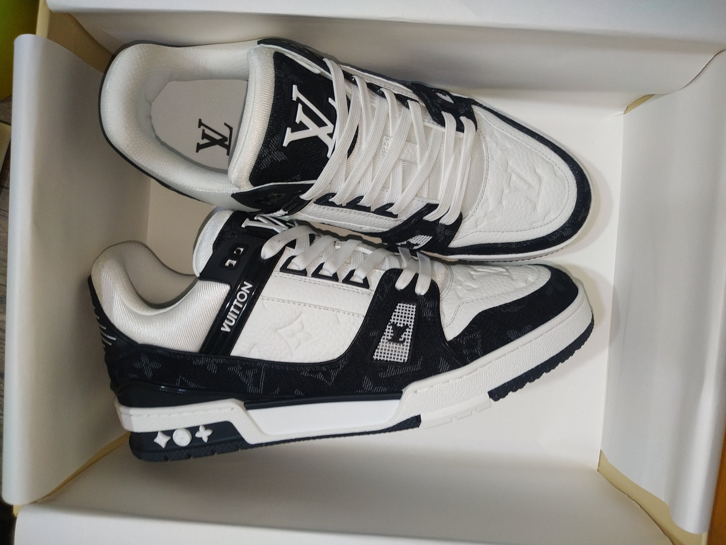 L*V TRAINER "BLACK"