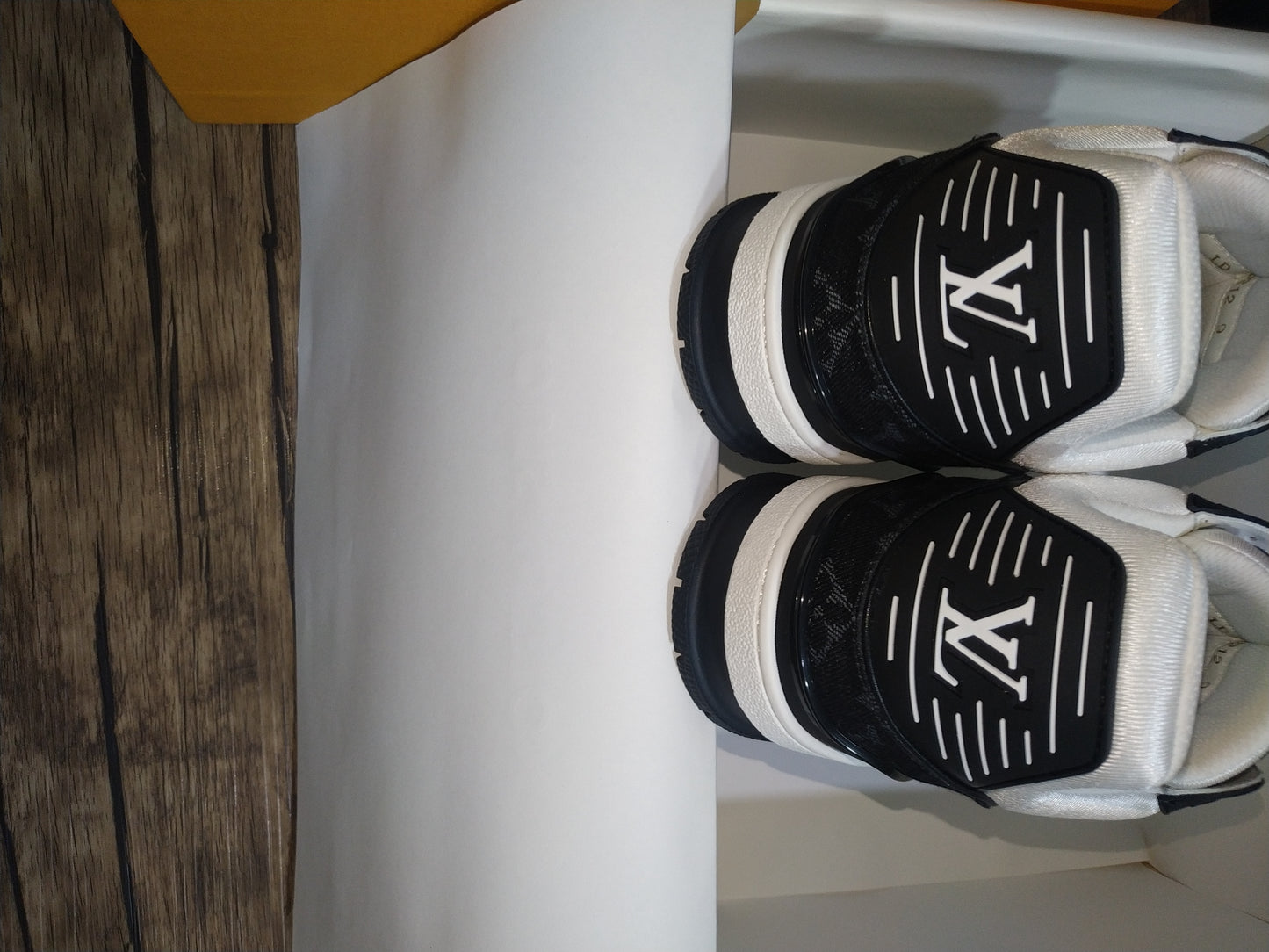 L*V TRAINER "BLACK"