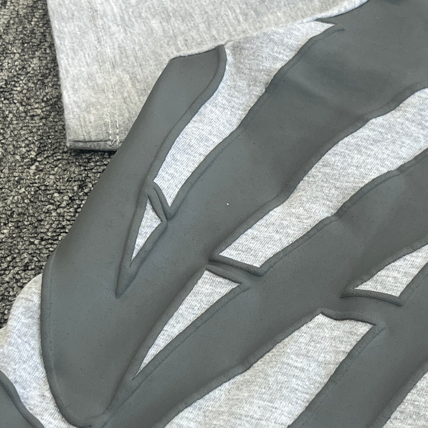 SY*A SET "GREY"