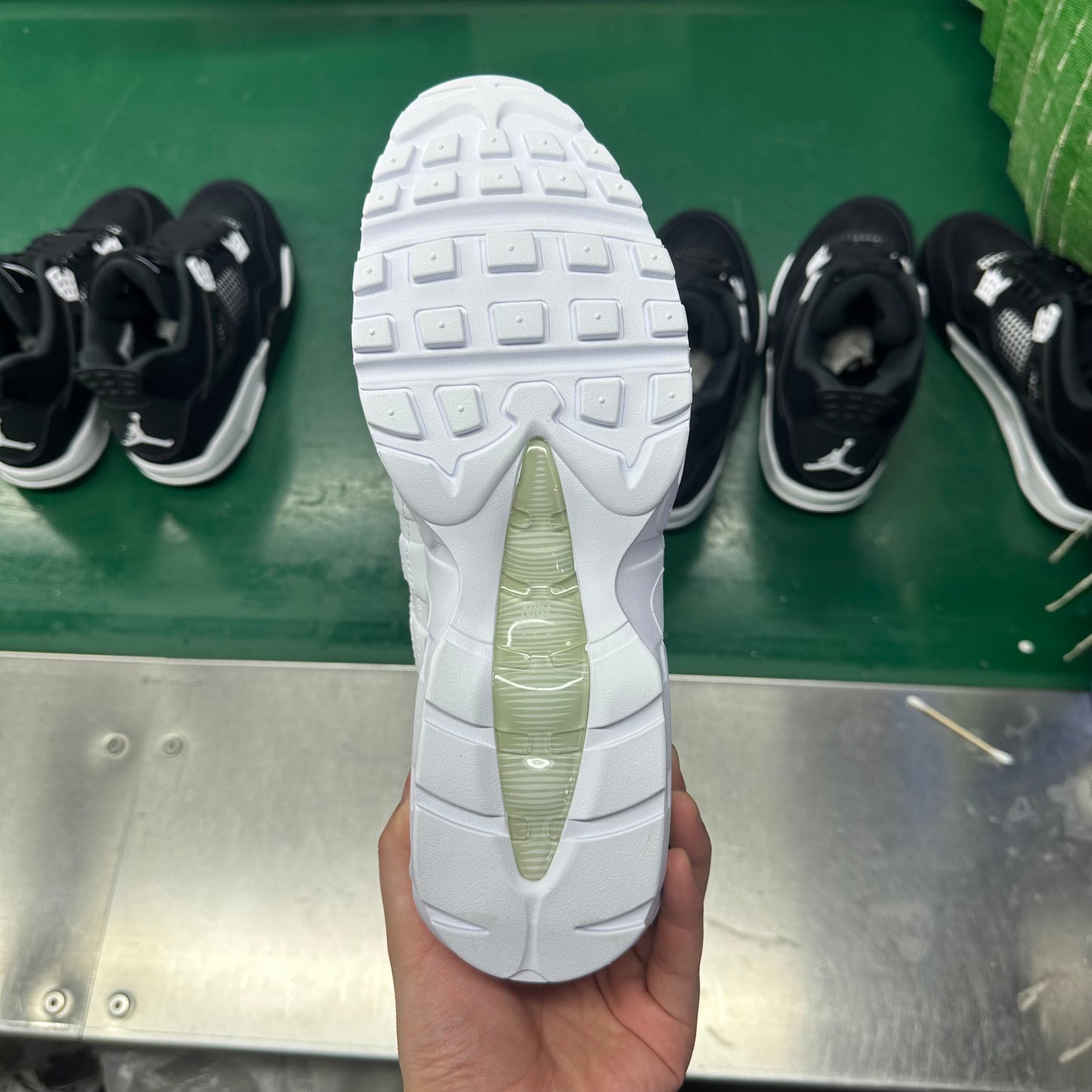 AIRM*X 95 "ESSENTIALS WHITE"