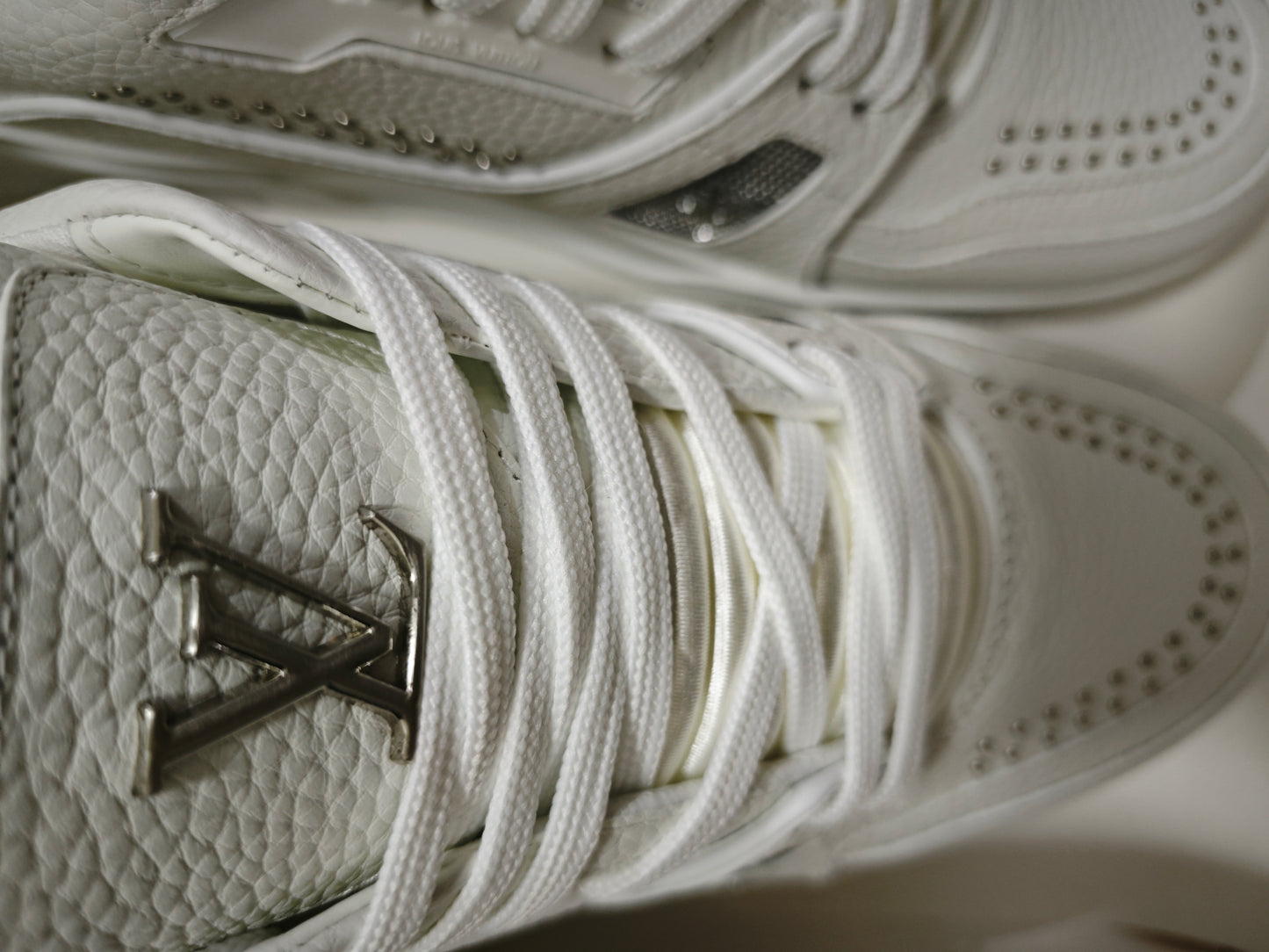 L*V TRAINER "WHITE GRAY"