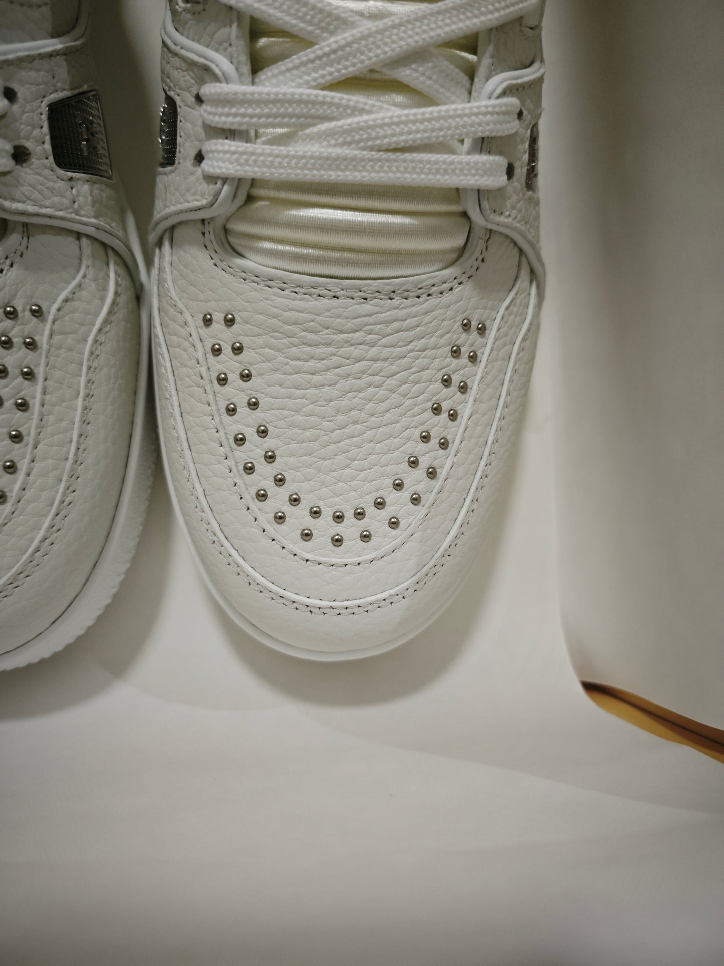 L*V TRAINER "WHITE GRAY"
