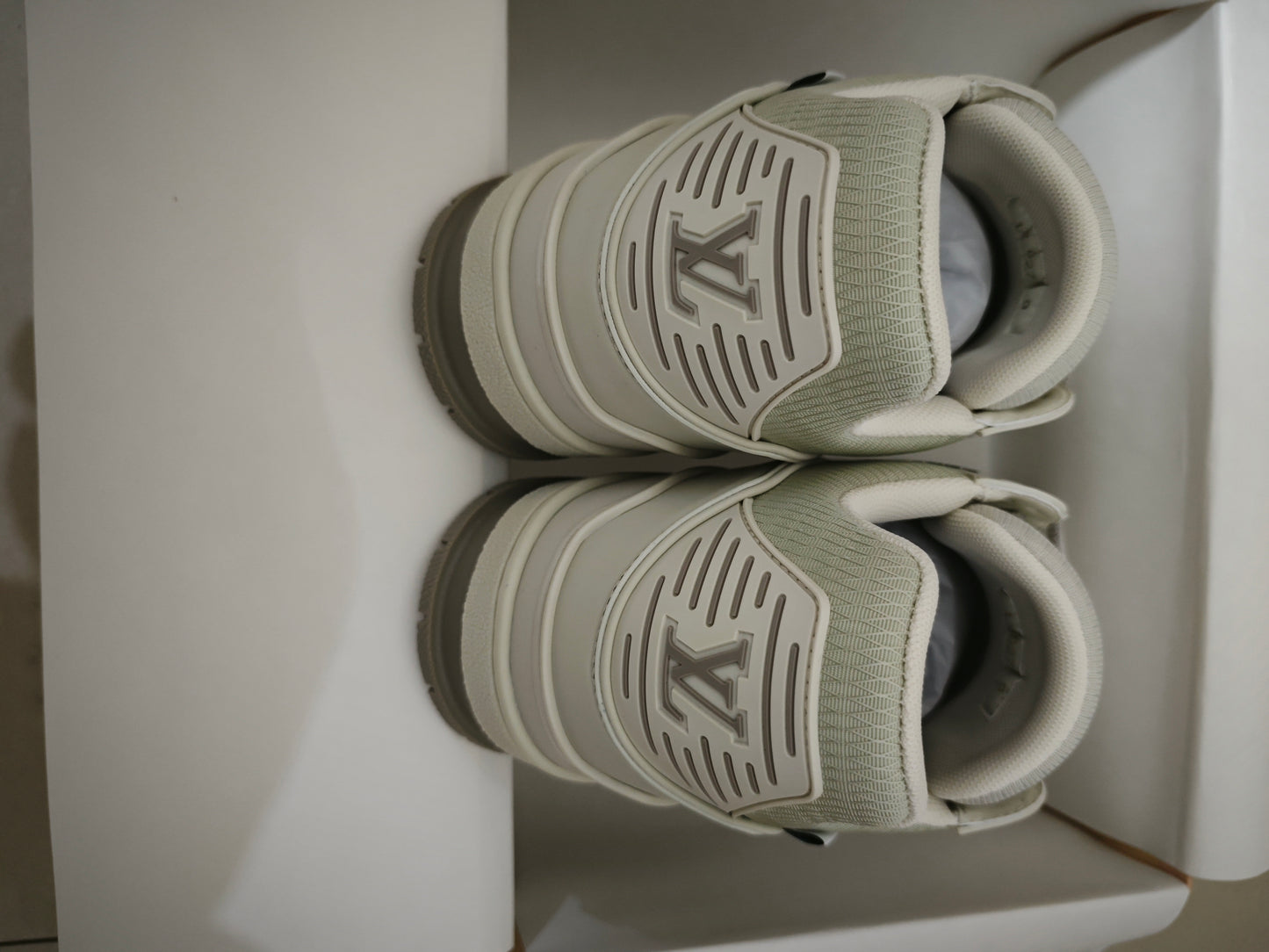 L*V TRAINER "WHITE BEIGE"