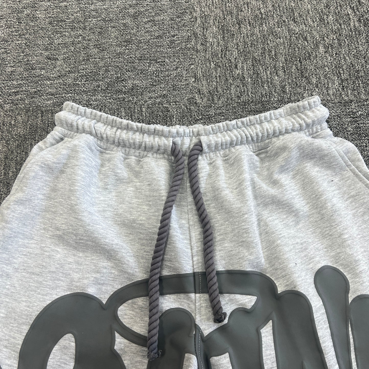 SY*A SET "GREY"