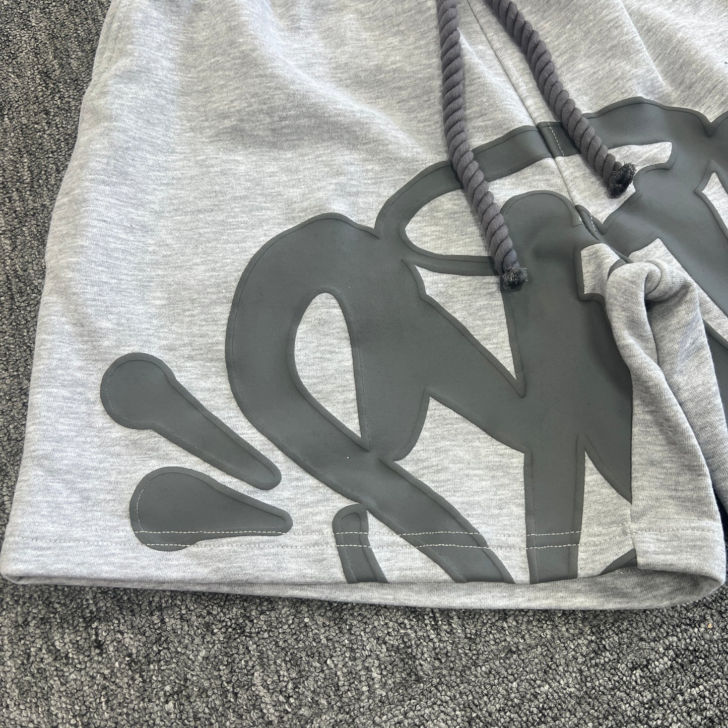 SY*A SET "GREY"