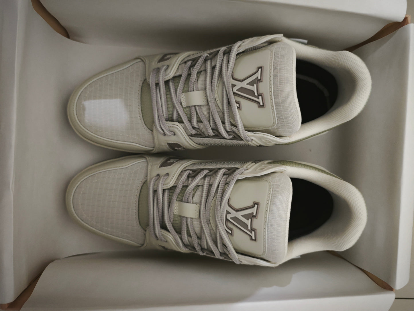 L*V TRAINER "WHITE BEIGE"