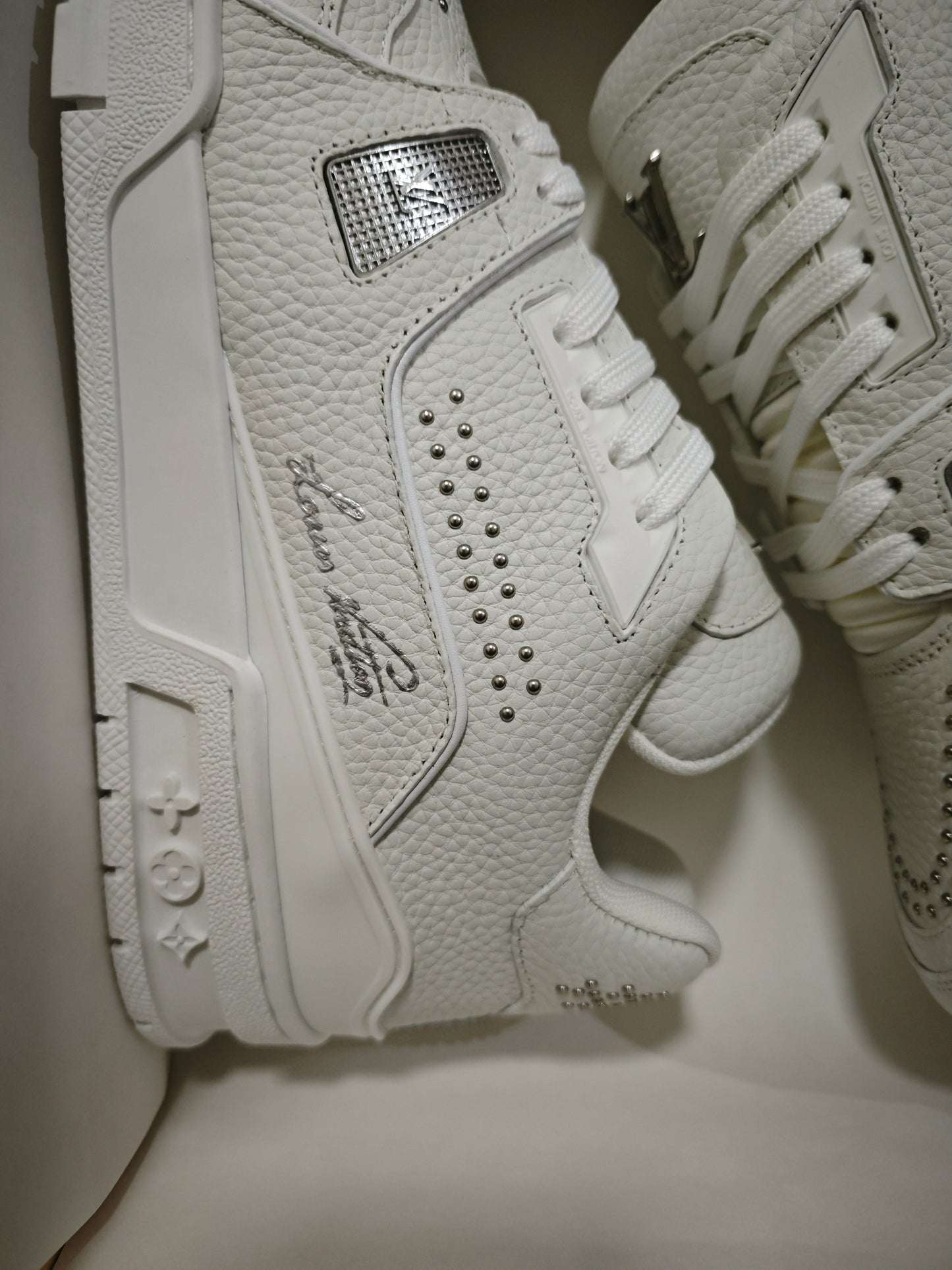L*V TRAINER "WHITE GRAY"