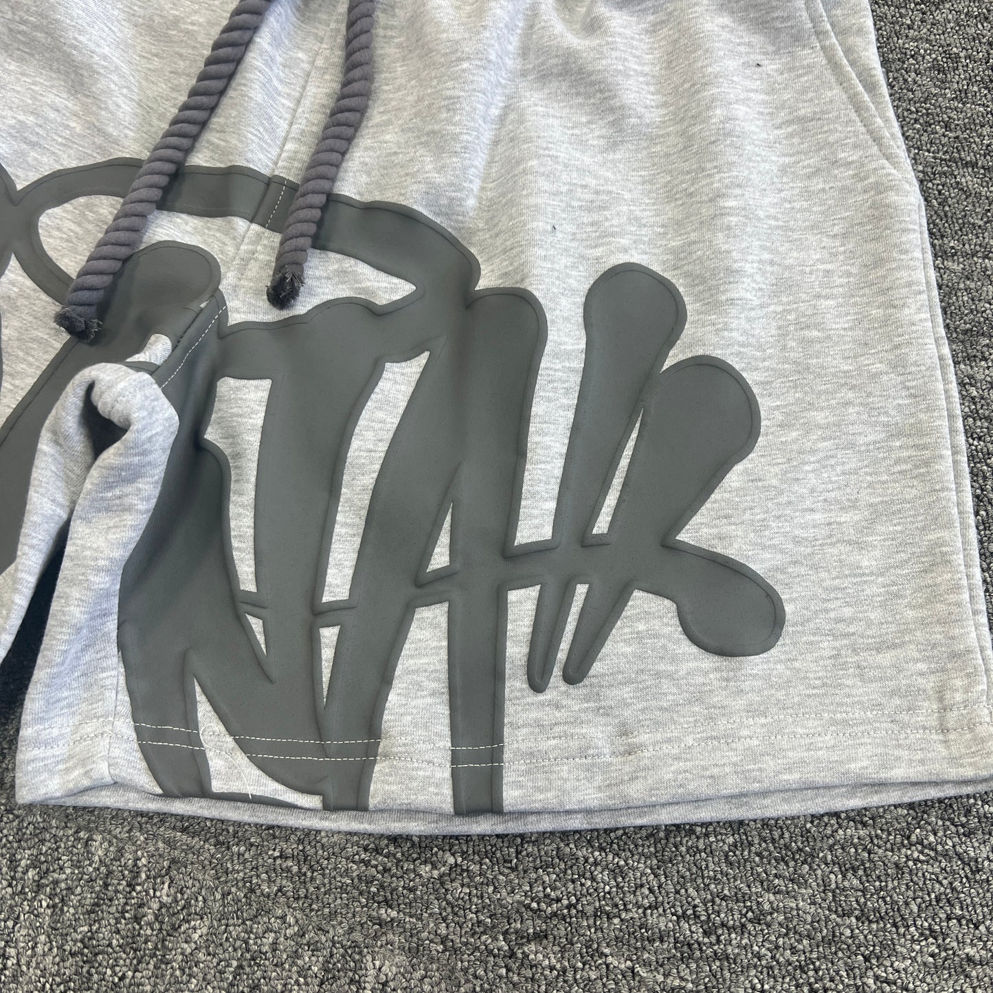 SY*A SET "GREY"