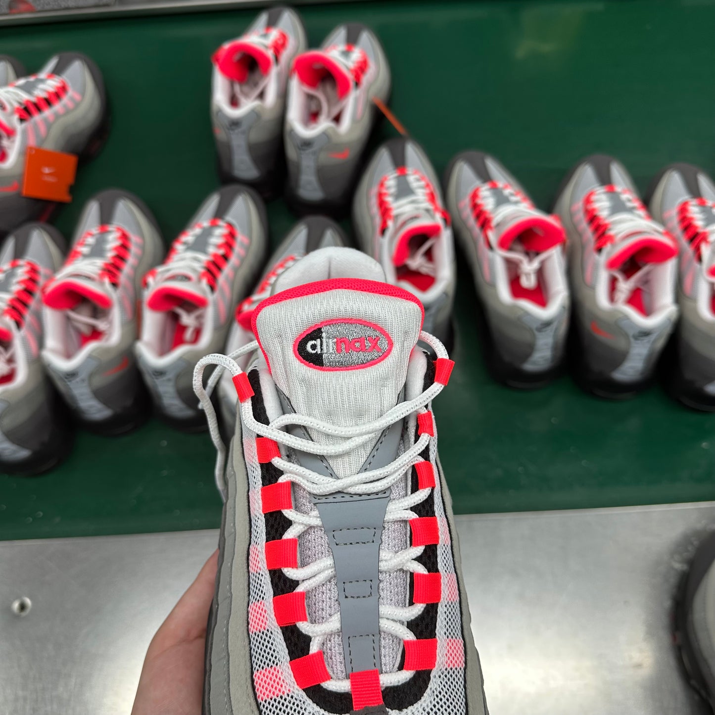 AIRM*X 95 "SOLAR RED"