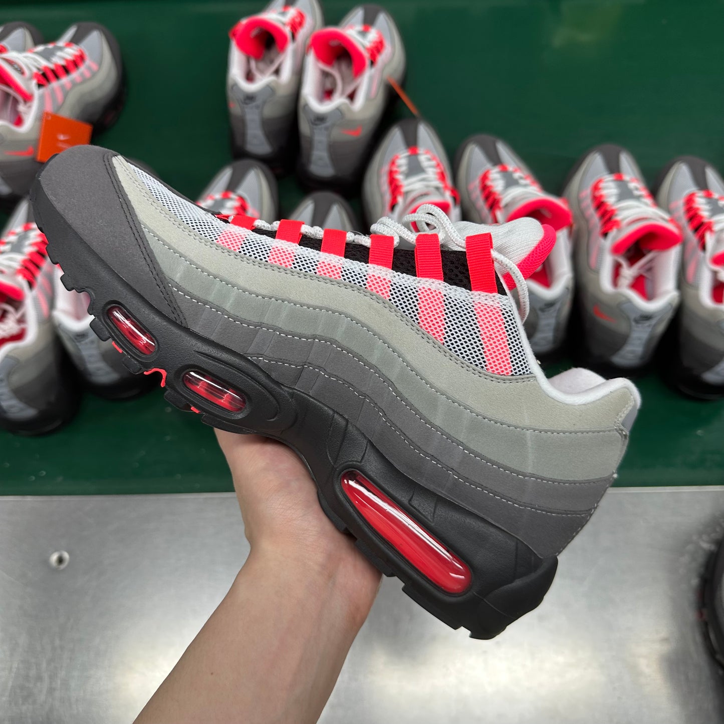 AIRM*X 95 "SOLAR RED"