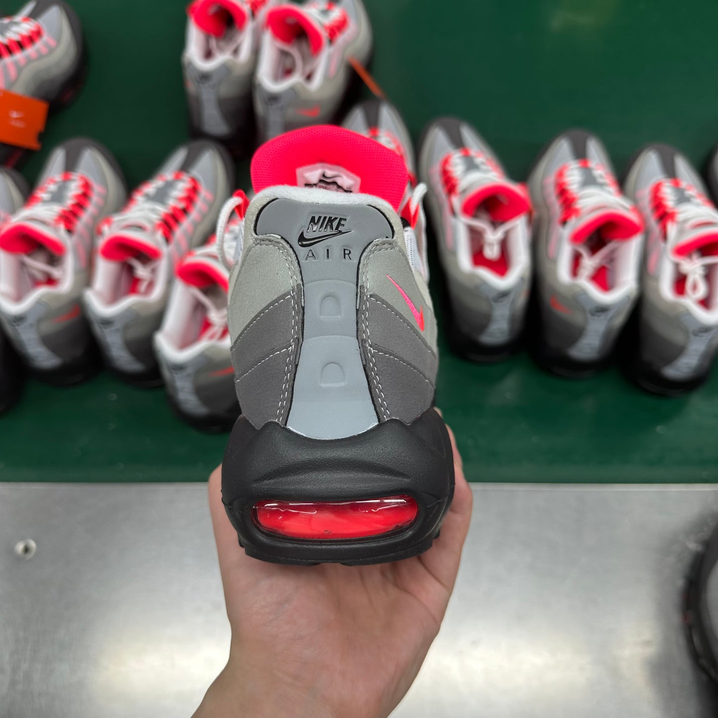 AIRM*X 95 "SOLAR RED"