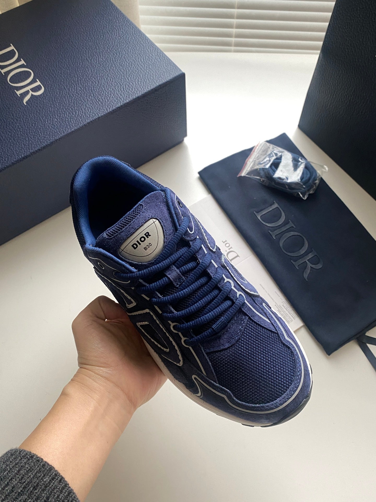 DI*R B30 "Blue & White"