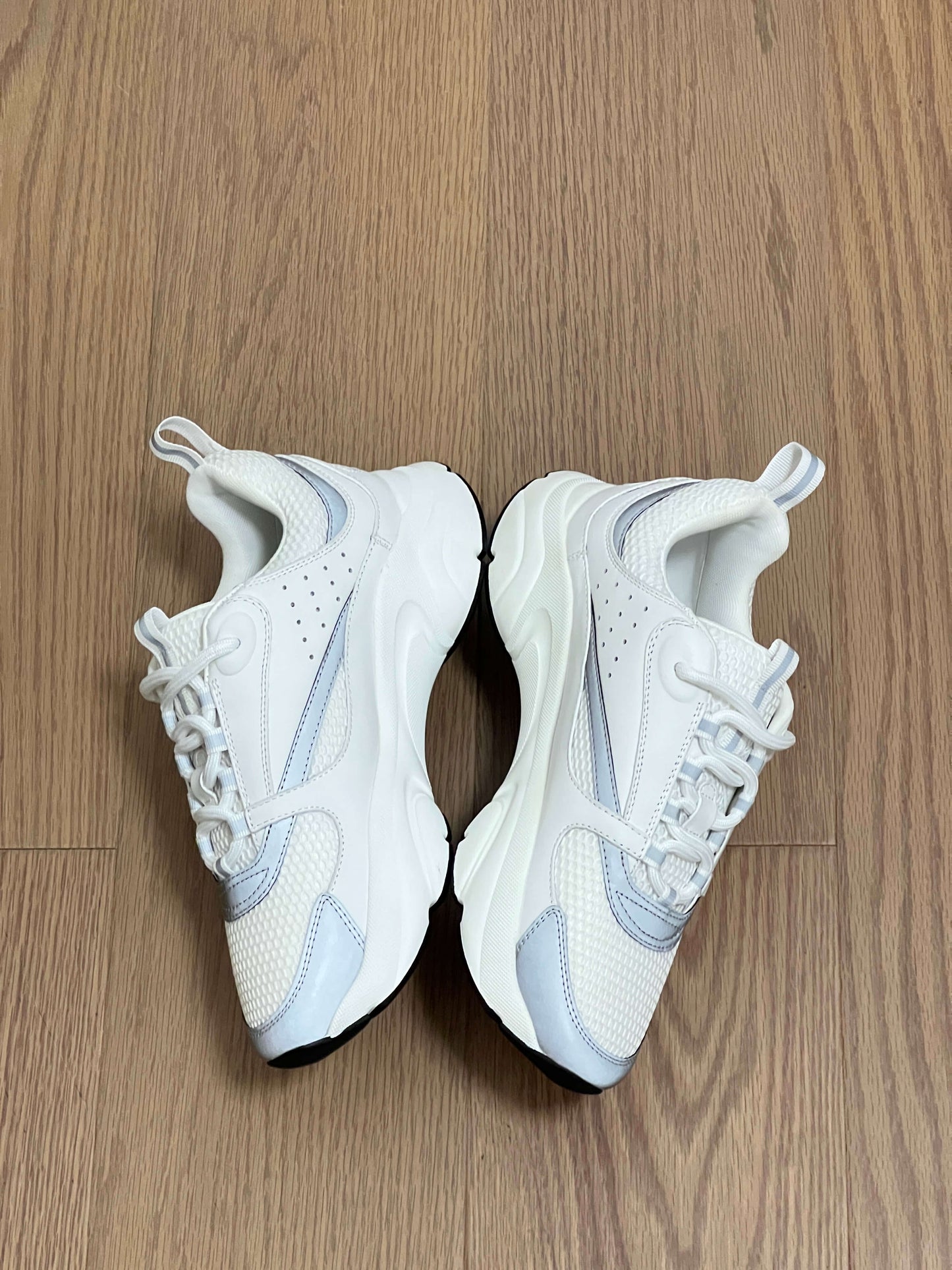 D*or B22 White