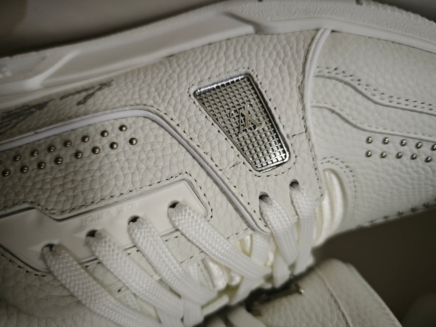 L*V TRAINER "WHITE GRAY"