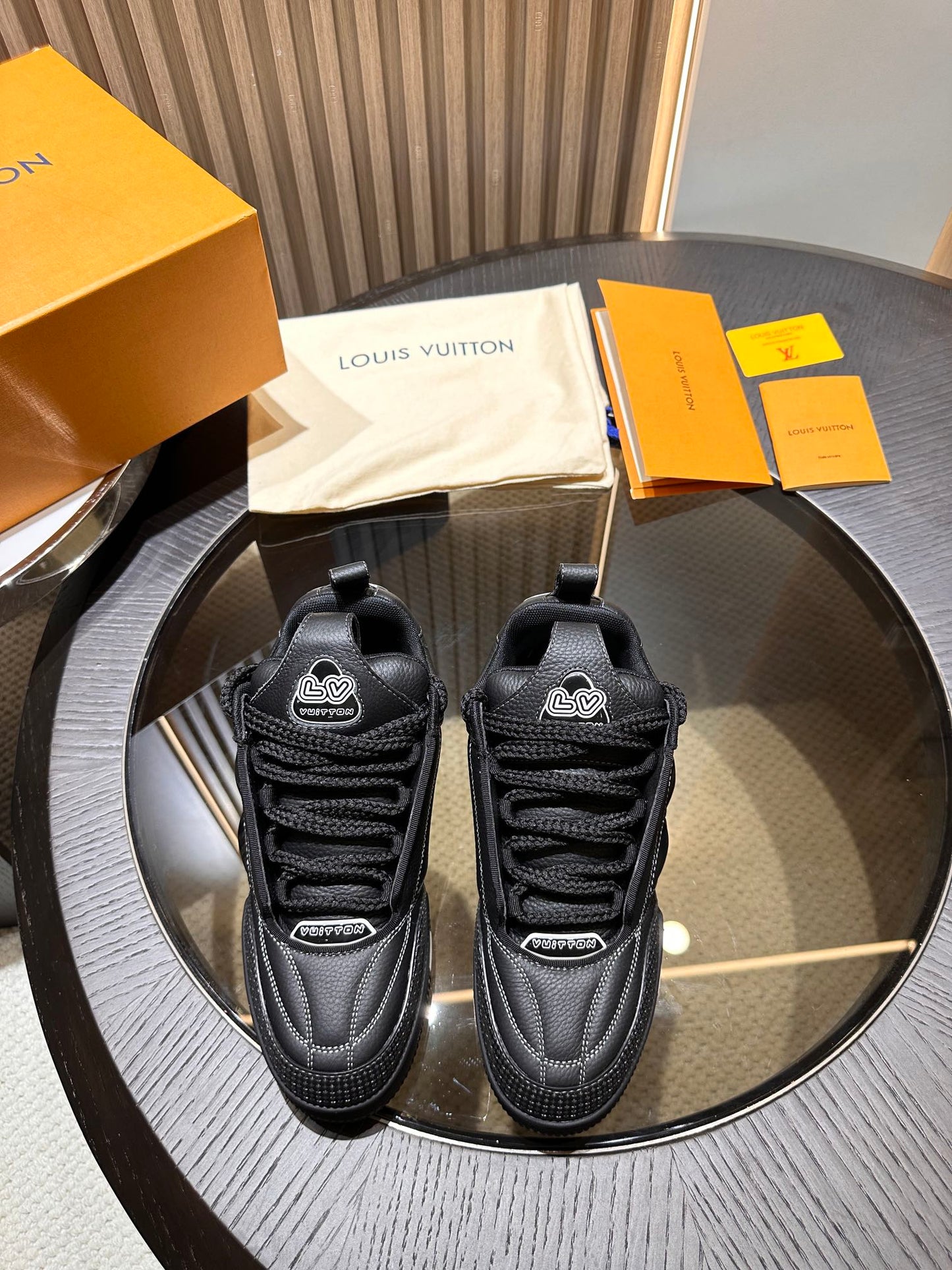 L*V SKATE "CARBON BLACK"