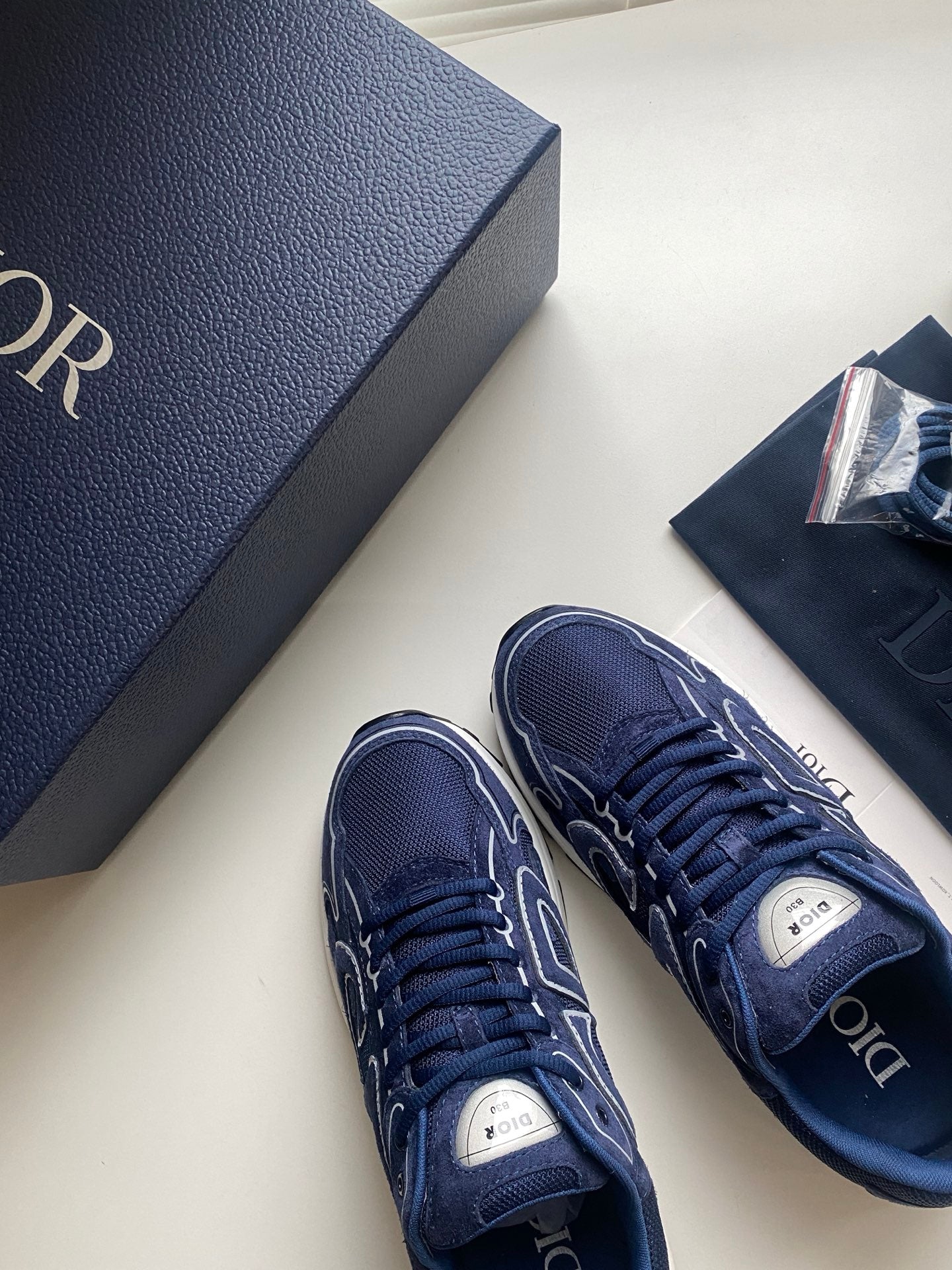DI*R B30 "Blue & White"