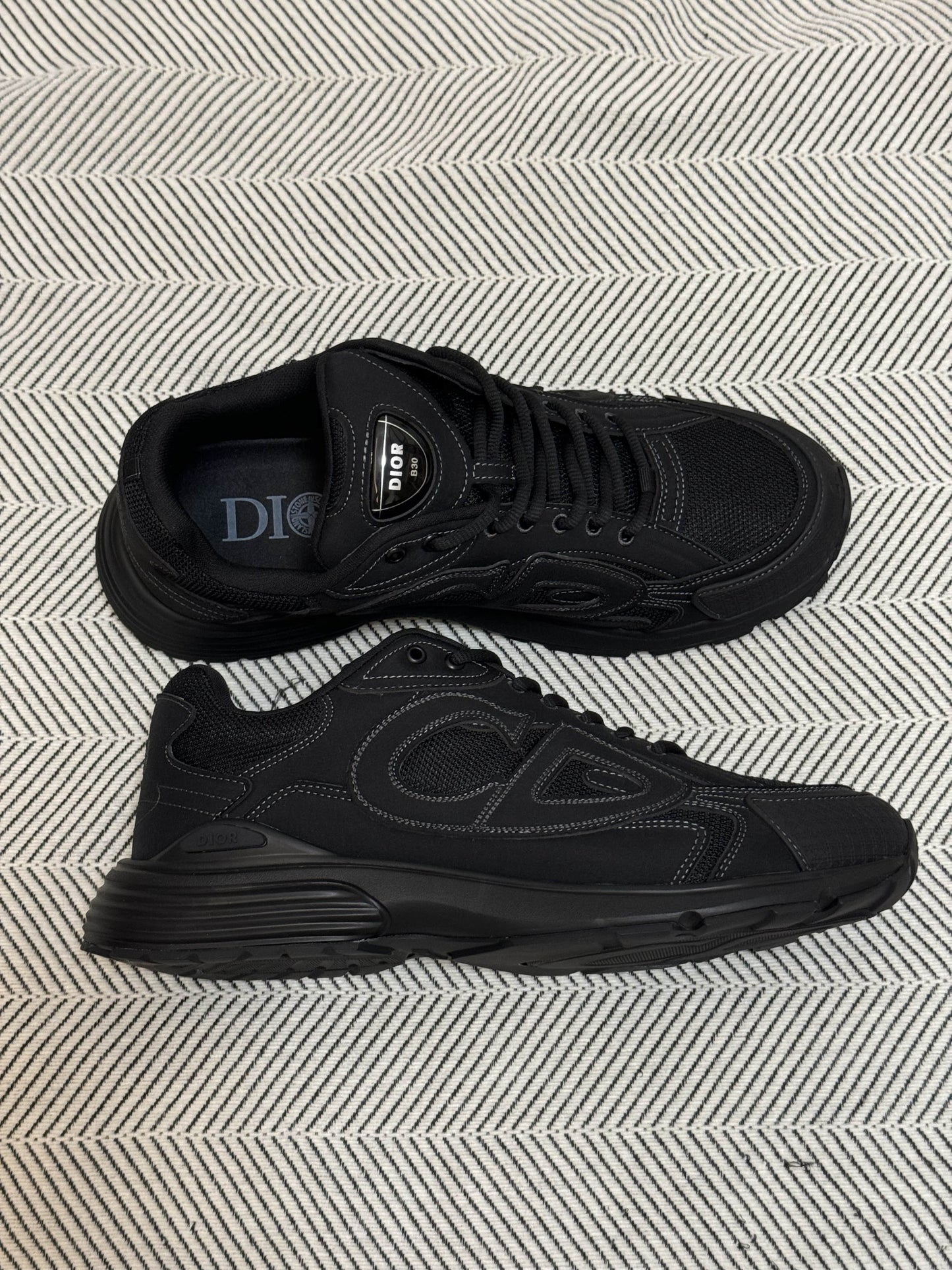 DI*R X St*ne Island B30 "Black"