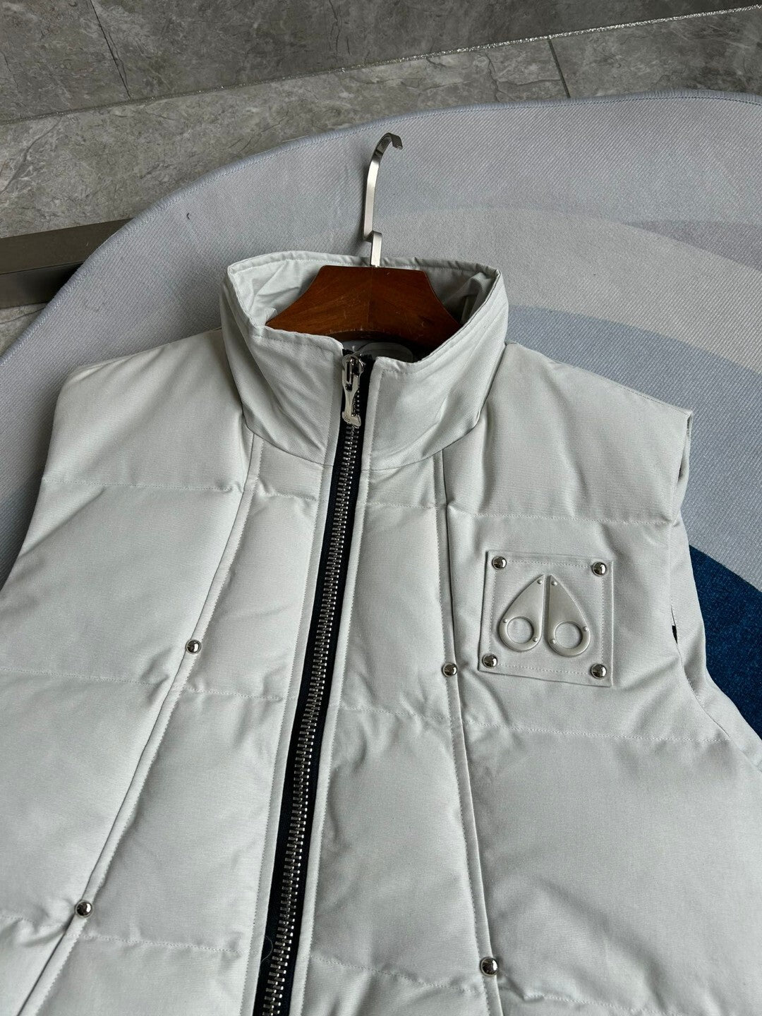 MO*SE KN*CKLES "Montreal" VEST - White