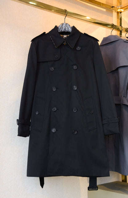 BURB*RRY “KENSINGTON” TRENCH COAT