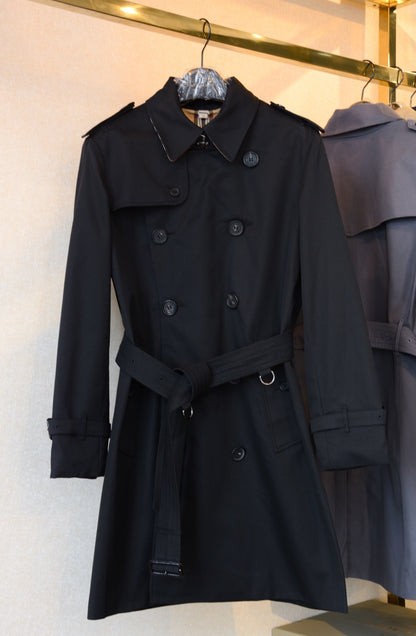 BURB*RRY “KENSINGTON” TRENCH COAT