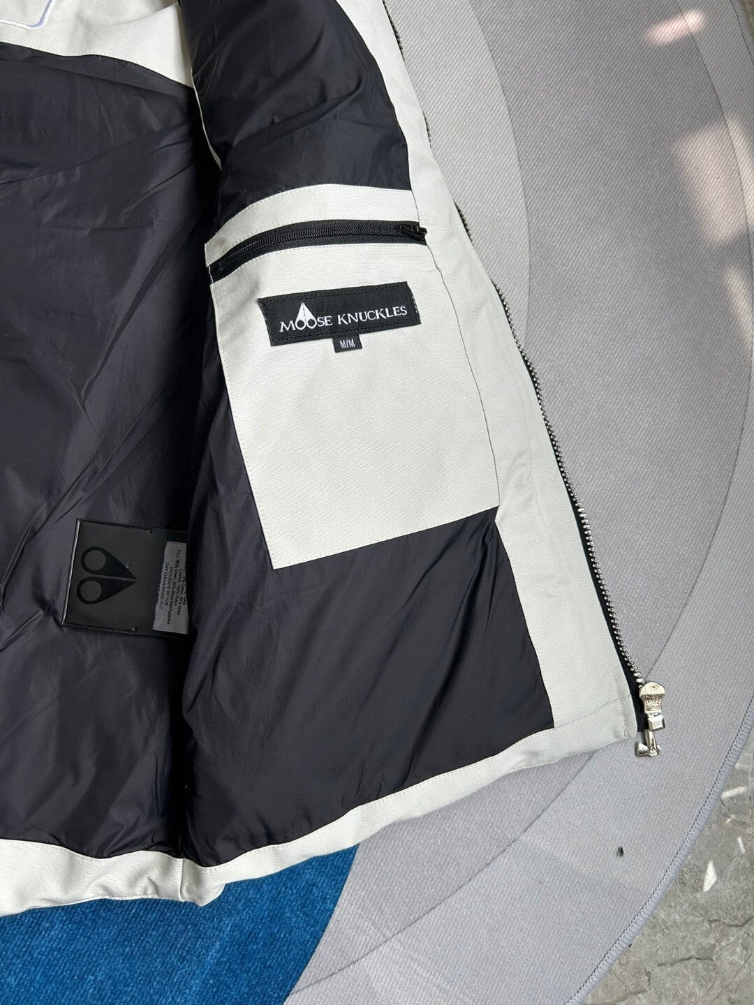 MO*SE KN*CKLES "Montreal" VEST - White