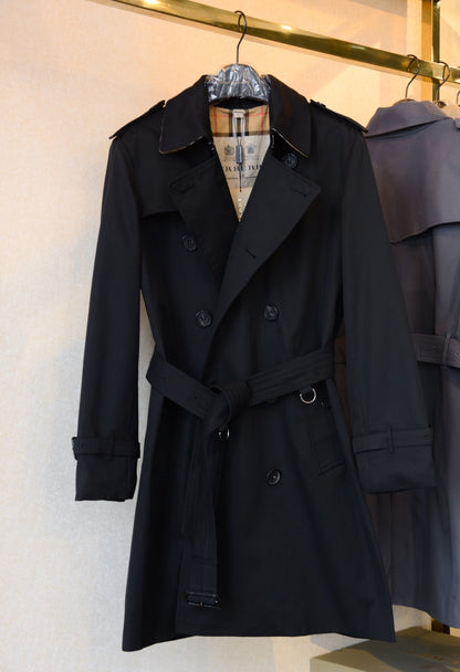 BURB*RRY “KENSINGTON” TRENCH COAT