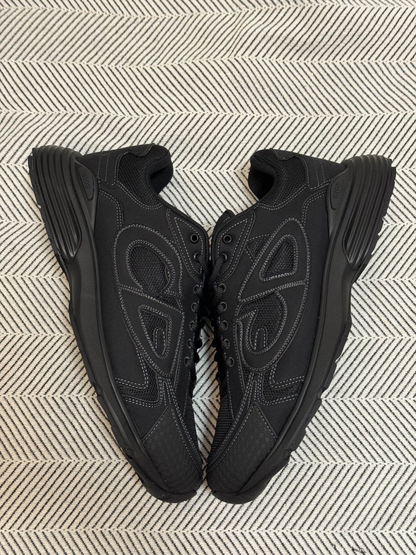 DI*R X St*ne Island B30 "Black"