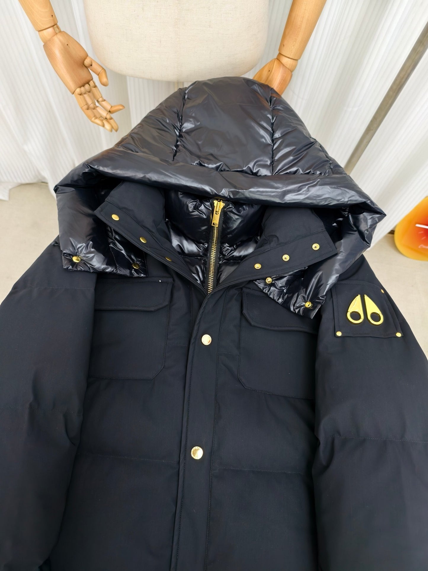 MO*SE KN*CKLES "Suthep" PUFFER