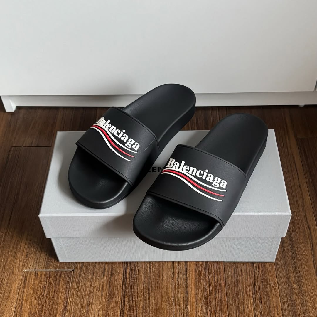 BAL*NCIAGA SLIDES "Pool"