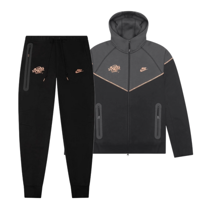NK X C. CEE TECH FLEECE TRACKSUIT