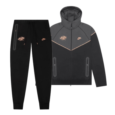 NK X C. CEE TECH FLEECE TRACKSUIT