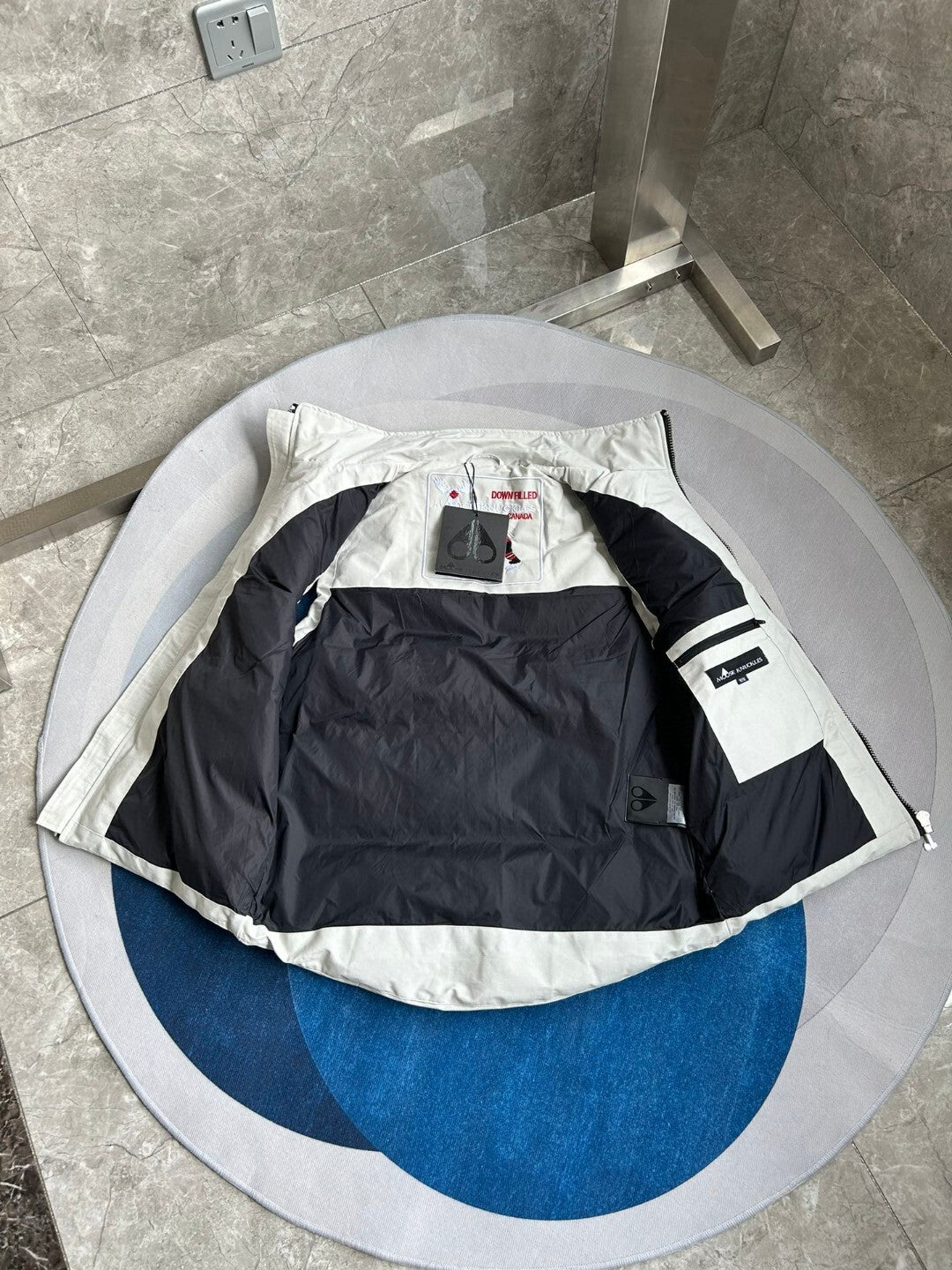 MO*SE KN*CKLES "Montreal" VEST - White