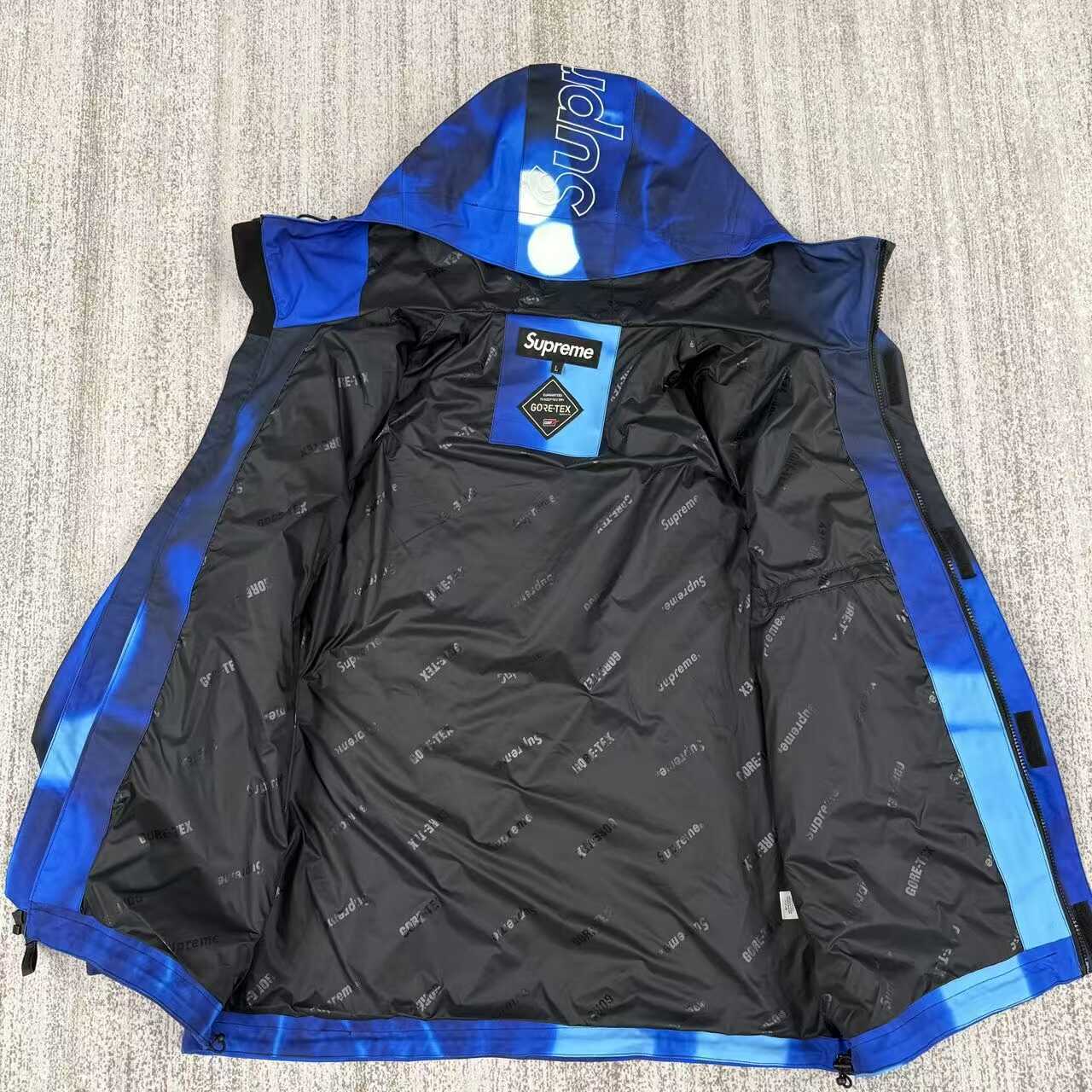 SUPR*ME "Nas and DMX" GORE-TEX Shell Jacket