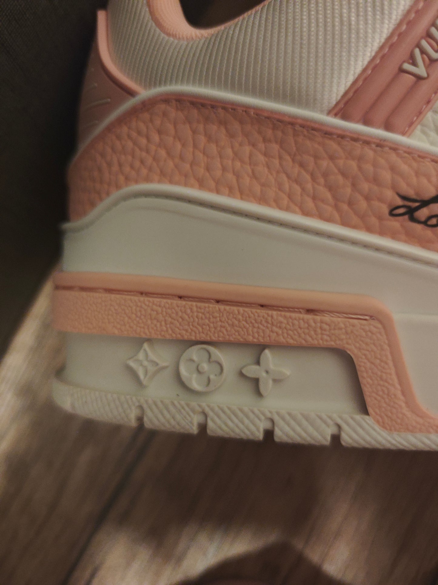 L*V TRAINER "PINK"