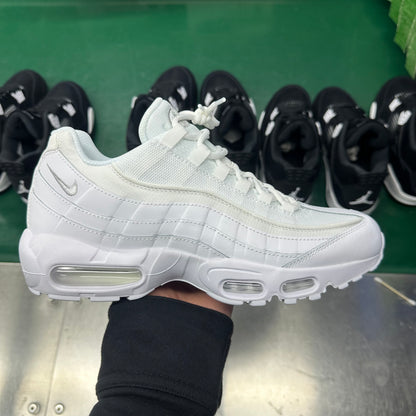 AIRM*X 95 "ESSENTIALS WHITE"