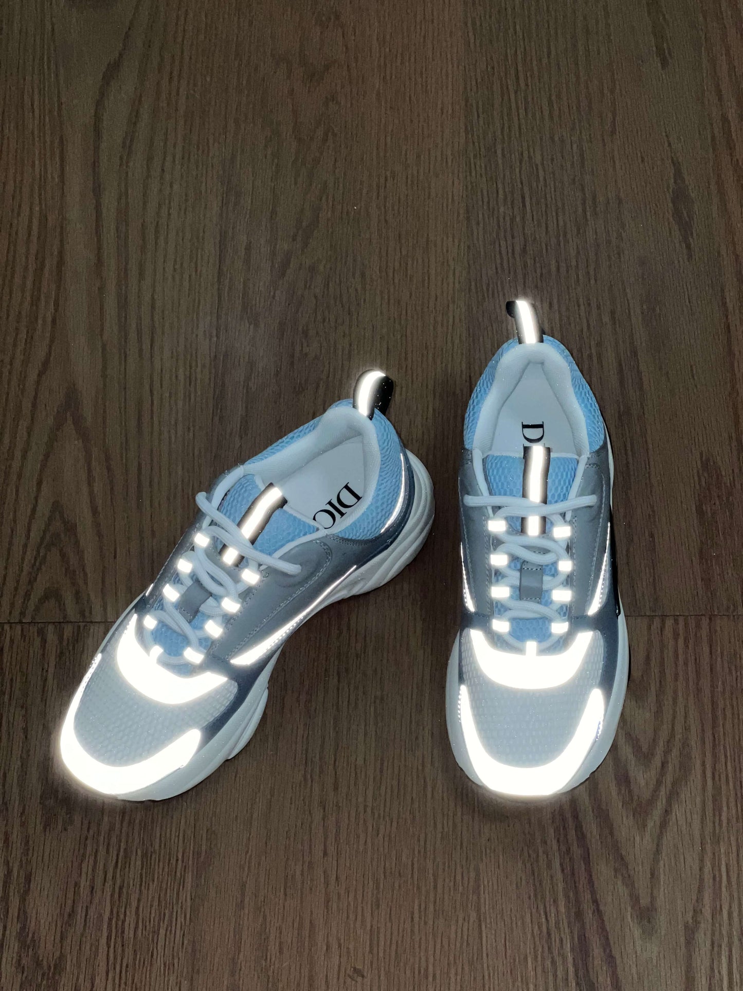 D*or B22 White Blue
