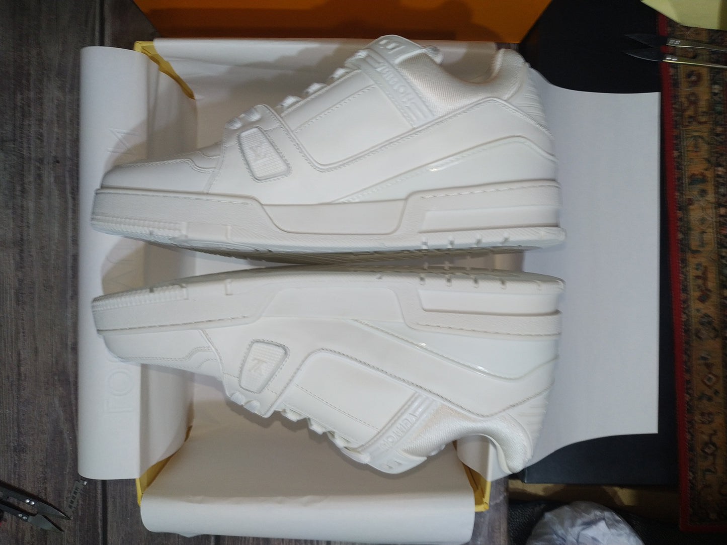 L*V TRAINER "WHITE"