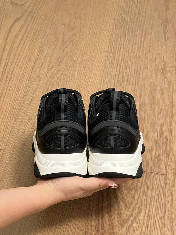 D*or B22 Black & White